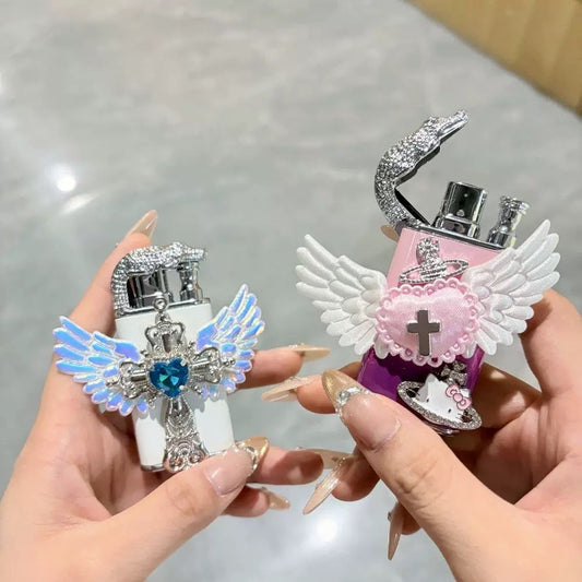 Exquisite winged dual-flame lighter, internet-famous cartoon design, essential gift for best friend or girlfriend.